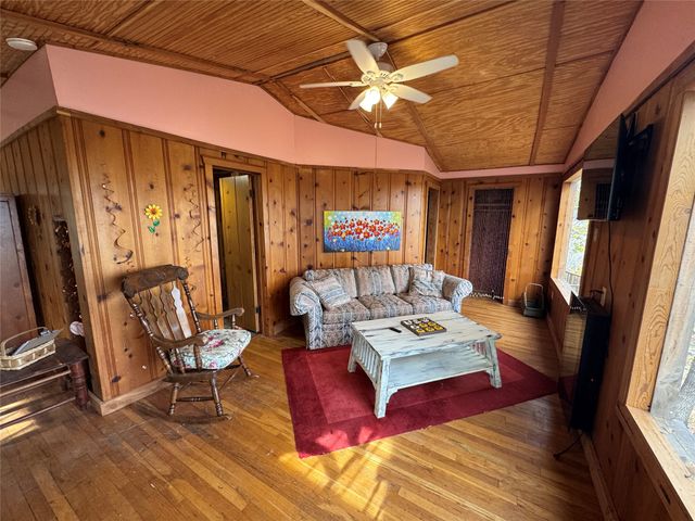 160 Lake Point Drive, Gordon, TX 76453