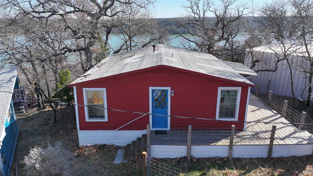 160 Lake Point Drive, Gordon, TX 76453