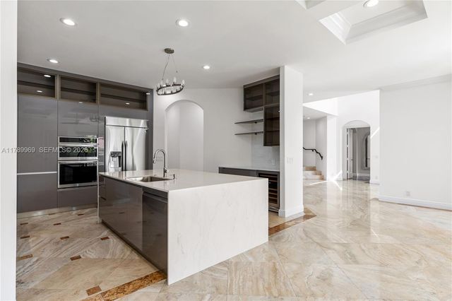 260 NE Wavecrest Ct, Boca Raton, FL 33432