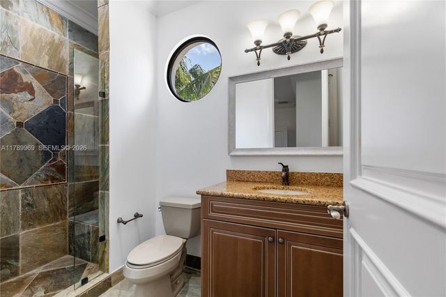 260 NE Wavecrest Ct, Boca Raton, FL 33432