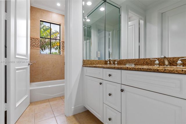 260 NE Wavecrest Ct, Boca Raton, FL 33432