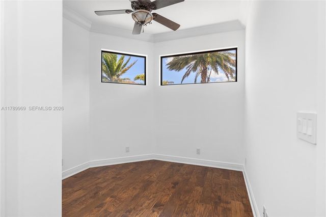 260 NE Wavecrest Ct, Boca Raton, FL 33432