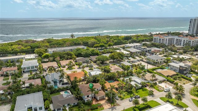 260 NE Wavecrest Ct, Boca Raton, FL 33432