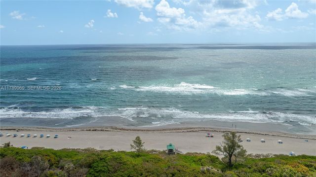 260 NE Wavecrest Ct, Boca Raton, FL 33432