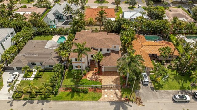 260 NE Wavecrest Ct, Boca Raton, FL 33432