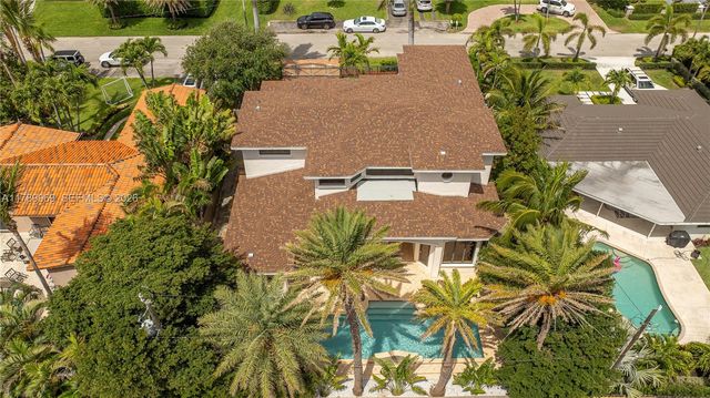 260 NE Wavecrest Ct, Boca Raton, FL 33432
