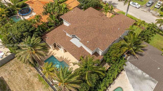260 NE Wavecrest Ct, Boca Raton, FL 33432