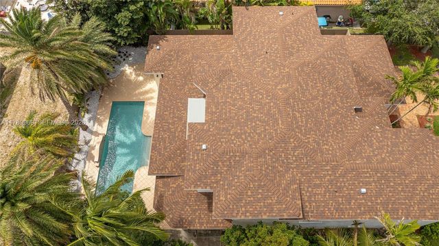 260 NE Wavecrest Ct, Boca Raton, FL 33432