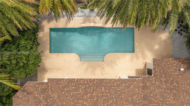 260 NE Wavecrest Ct, Boca Raton, FL 33432