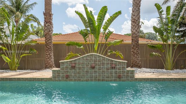 260 NE Wavecrest Ct, Boca Raton, FL 33432