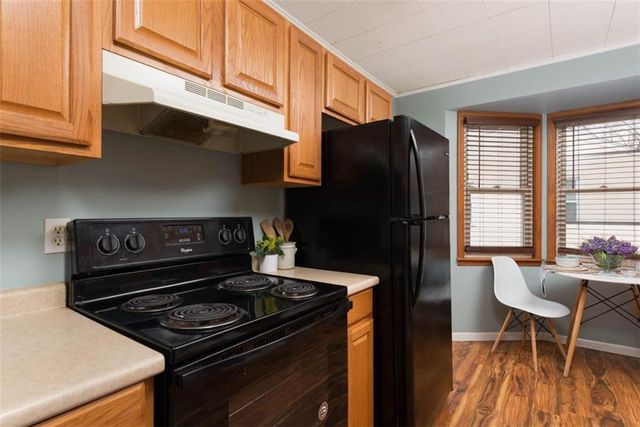 1524 W Sheley Road, Independence, MO 64052