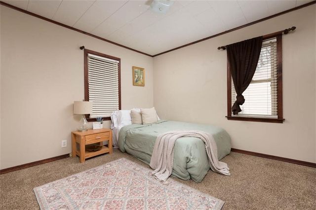 1524 W Sheley Road, Independence, MO 64052