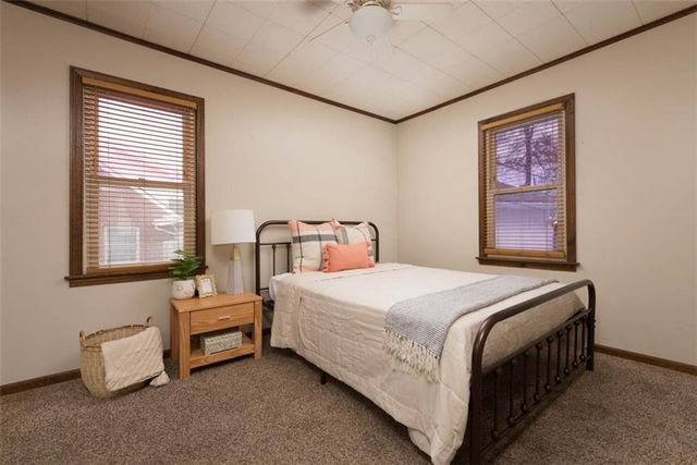 1524 W Sheley Road, Independence, MO 64052