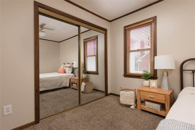 1524 W Sheley Road, Independence, MO 64052