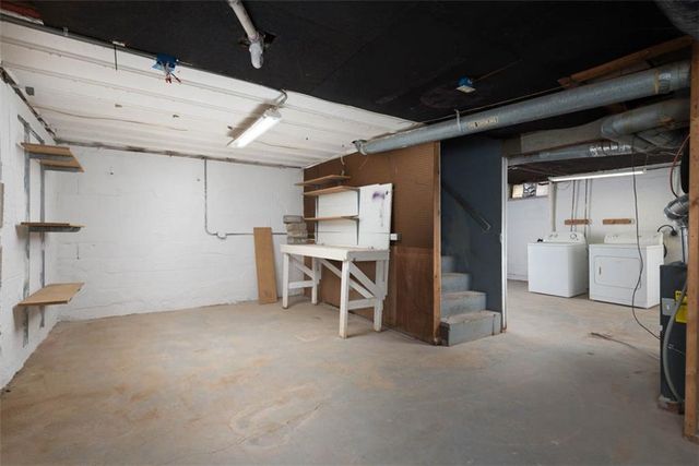 1524 W Sheley Road, Independence, MO 64052