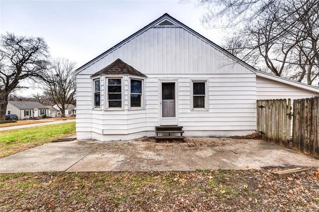 1524 W Sheley Road, Independence, MO 64052