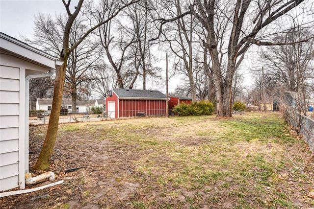 1524 W Sheley Road, Independence, MO 64052