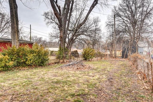 1524 W Sheley Road, Independence, MO 64052