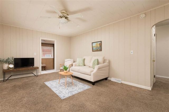 1524 W Sheley Road, Independence, MO 64052