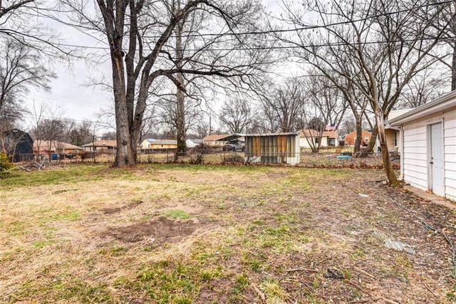 1524 W Sheley Road, Independence, MO 64052