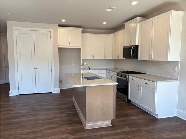 939 Crestmanor Drive, Marietta, GA 30008