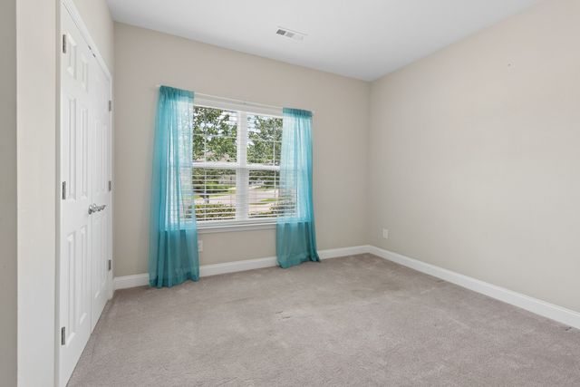 1374 Coates Ln, Gallatin, TN 37066