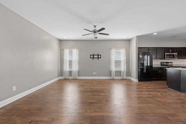 1374 Coates Ln, Gallatin, TN 37066