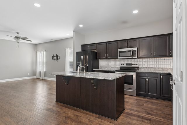 1374 Coates Ln, Gallatin, TN 37066