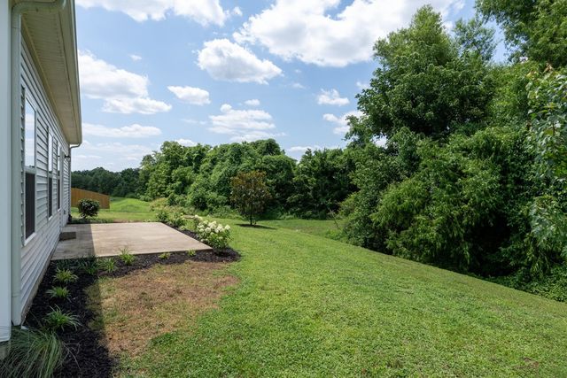 1374 Coates Ln, Gallatin, TN 37066