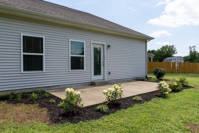 1374 Coates Ln, Gallatin, TN 37066