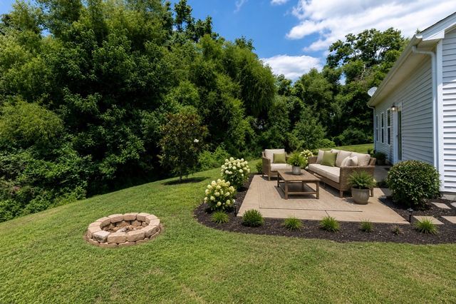 1374 Coates Ln, Gallatin, TN 37066