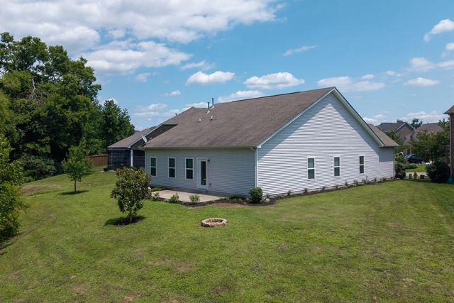 1374 Coates Ln, Gallatin, TN 37066