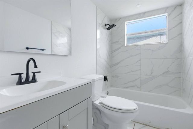 1015 NE 17th Avenue 102, Fort Lauderdale, FL 33304
