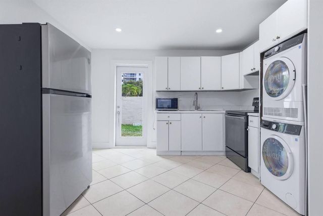 1015 NE 17th Avenue 102, Fort Lauderdale, FL 33304