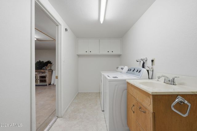 6274 E AVALON Drive, Scottsdale, AZ 85251