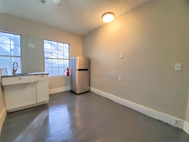 2223 N Locust Street, Denton, TX 76209