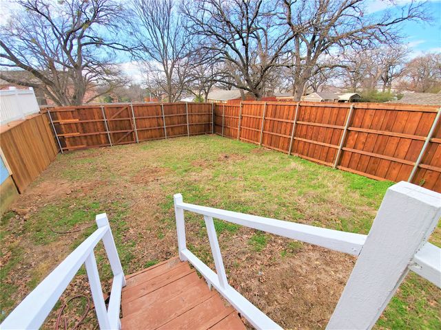 2223 N Locust Street, Denton, TX 76209