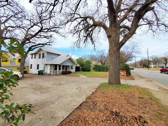 2223 N Locust Street, Denton, TX 76209