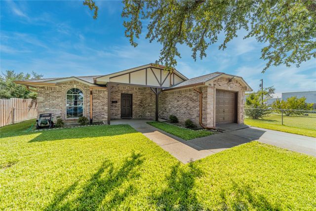 3006 Ruidosa Avenue, Dallas, TX 75228