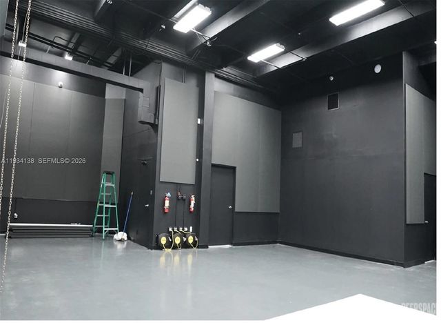 5465 NW 36th St, Miami Springs, FL 33166