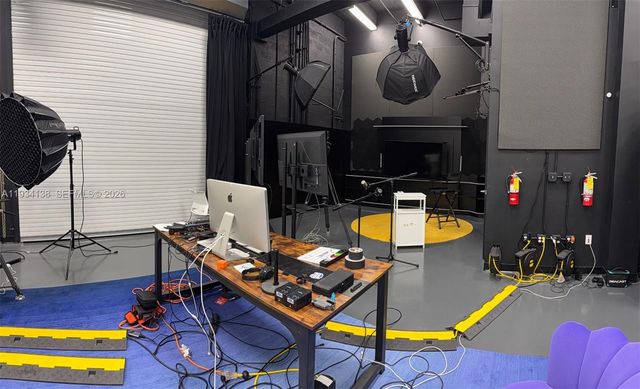 5465 NW 36th St, Miami Springs, FL 33166