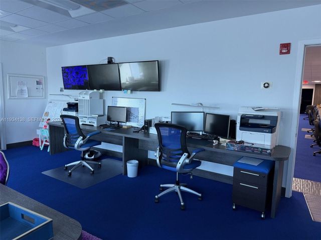 5465 NW 36th St, Miami Springs, FL 33166