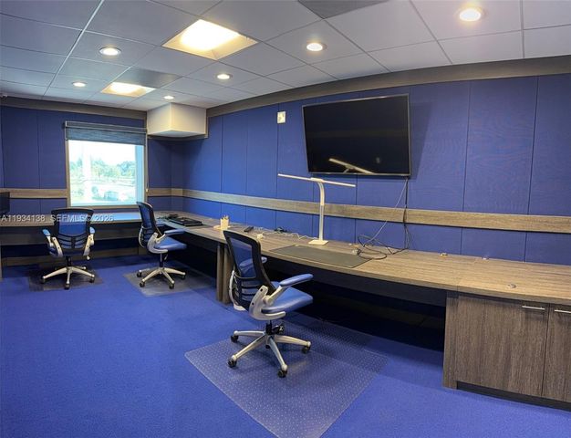 5465 NW 36th St, Miami Springs, FL 33166