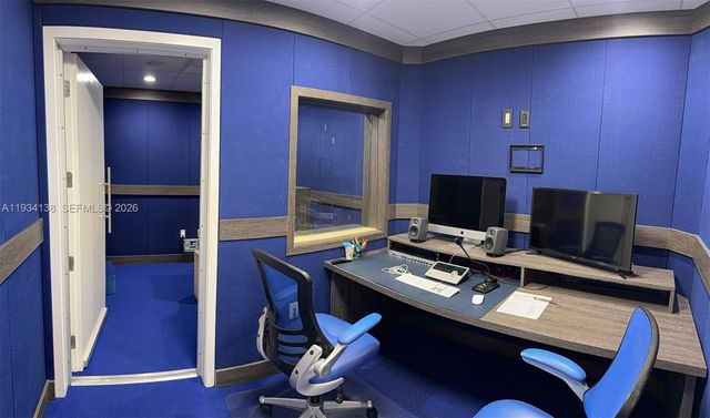 5465 NW 36th St, Miami Springs, FL 33166