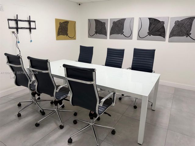 5465 NW 36th St, Miami Springs, FL 33166