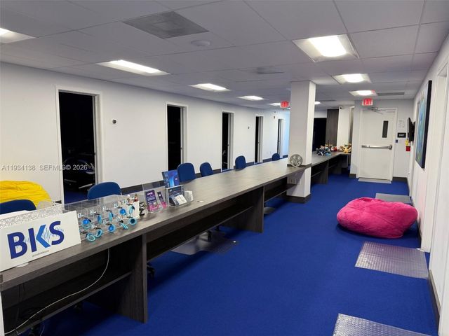 5465 NW 36th St, Miami Springs, FL 33166