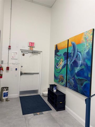 5465 NW 36th St, Miami Springs, FL 33166