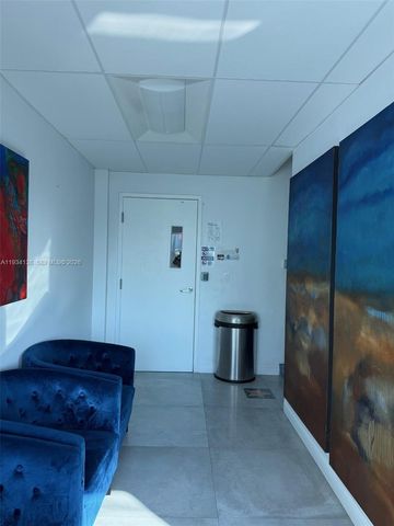 5465 NW 36th St, Miami Springs, FL 33166