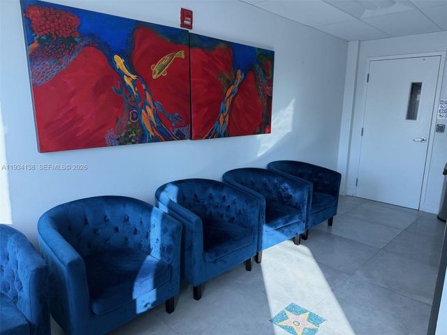 5465 NW 36th St, Miami Springs, FL 33166