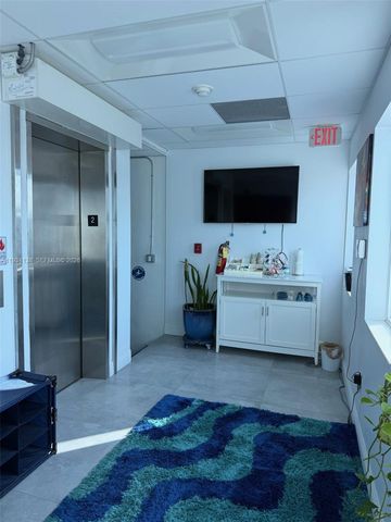 5465 NW 36th St, Miami Springs, FL 33166